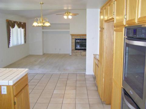 15452 Lookout Rd, Apple Valley, CA 92307 photo 4