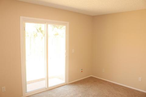 10427 Shangri La Ave, Hesperia, CA 92345 photo 13