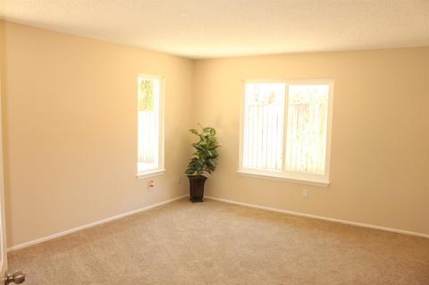10427 Shangri La Ave, Hesperia, CA 92345 photo 8