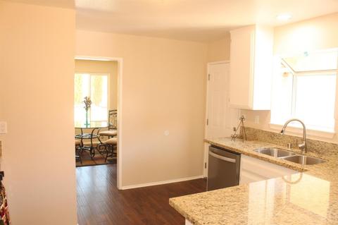 10427 Shangri La Ave, Hesperia, CA 92345 photo 6
