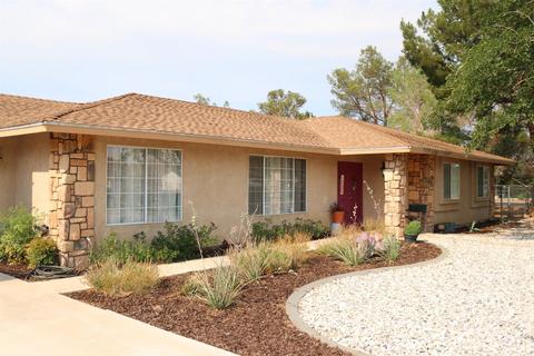 22263 Klickitat Ave, Apple Valley, CA 92307 photo 2