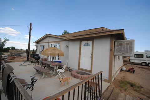 10272 Smith Rd, Phelan, CA 92371 photo 2
