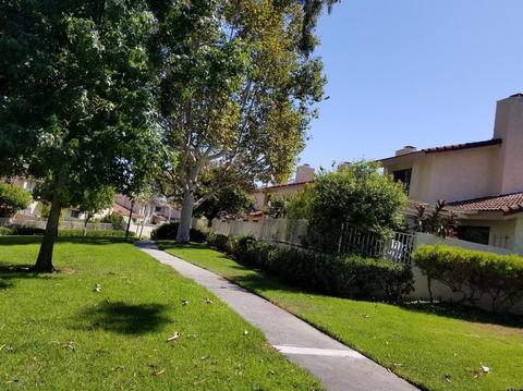 818 Creekside Dr #49, Fullerton, CA 92833 photo 4