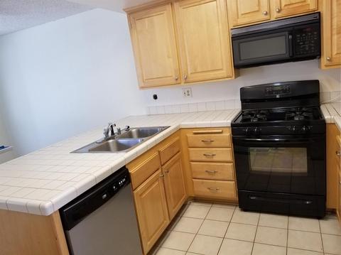 818 Creekside Dr #49, Fullerton, CA 92833 photo 10