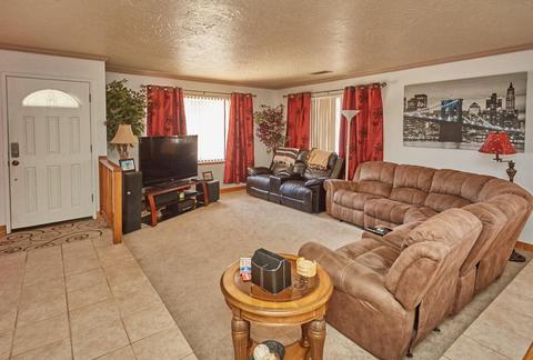 13812 Titonka Rd, Apple Valley, CA 92307 photo 2