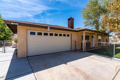 28201 Via Seco St, Apple Valley, CA 92308 photo 1