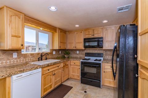 28201 Via Seco St, Apple Valley, CA 92308 photo 9