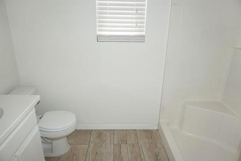 11913 Macon Ct, Adelanto, CA 92301 photo 10