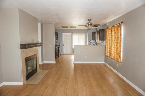 11913 Macon Ct, Adelanto, CA 92301 photo 3