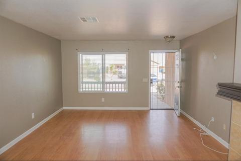 11913 Macon Ct, Adelanto, CA 92301 photo 6