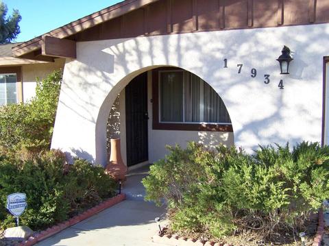 17934 Yucca St, Hesperia, CA 92345 photo 2