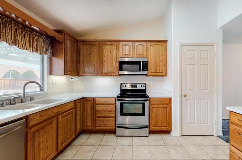 13220 Soft Cloud Way, Victorville, CA 92392 photo 8