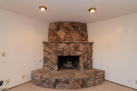19998 Red Feather Rd, Apple Valley, CA 92307 photo 4