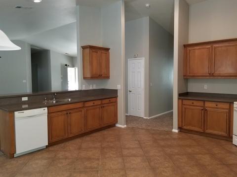 21180 S Chianti Ln, Apple Valley, CA 92308 photo 12