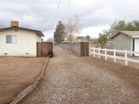 22028 Biloxi Rd, Apple Valley, CA 92307 photo 3