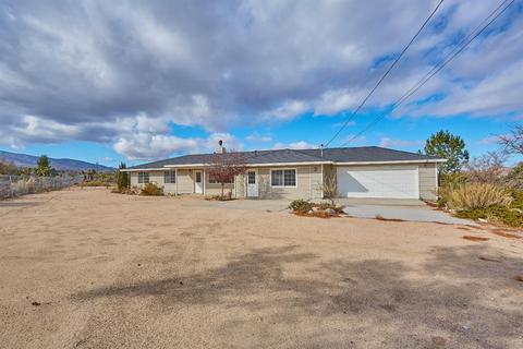 8974 Malpaso Rd, Phelan, CA 92371 photo 4