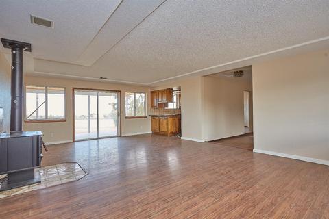 8974 Malpaso Rd, Phelan, CA 92371 photo 11