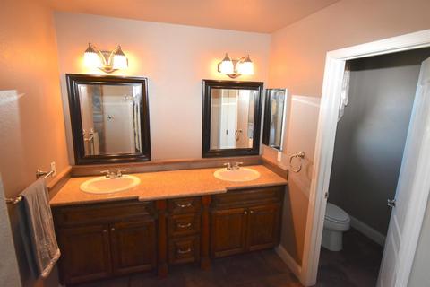 1010 Locust Rd, Pinon Hills, CA 92372 photo 16