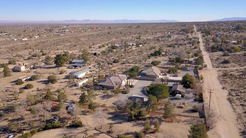 1010 Locust Rd, Pinon Hills, CA 92372 photo 4