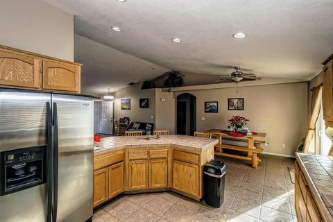 16759 Eucalyptus St, Hesperia, CA 92345 photo 3