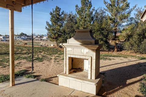16759 Eucalyptus St, Hesperia, CA 92345 photo 8