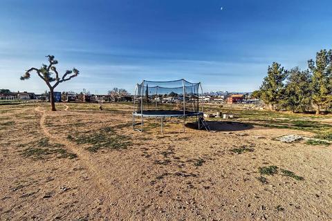 16759 Eucalyptus St, Hesperia, CA 92345 photo 9