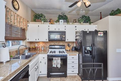 14336 Ivy St, Adelanto, CA 92301 photo 2