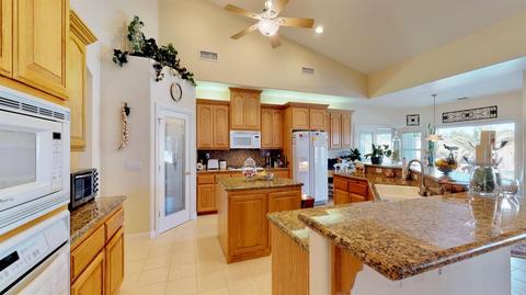 13553 Sunset Dr, Apple Valley, CA 92308 photo 10