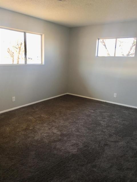 16319 Orange St, Hesperia, CA 92345 photo 9