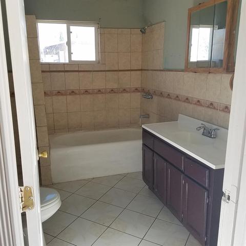 310 B Ave, Barstow, CA 92311 photo 2