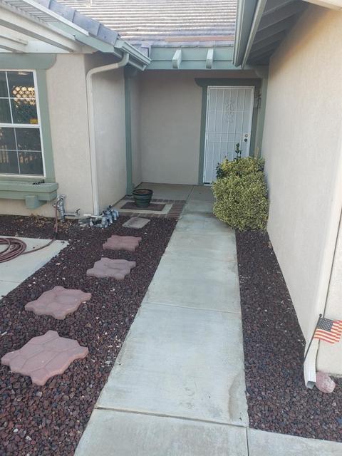 10865 Rose Pl, Adelanto, CA 92301 photo 3