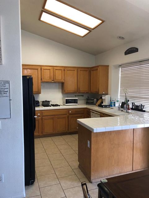 13038 Lompoc Rd, Apple Valley, CA 92308 photo 5