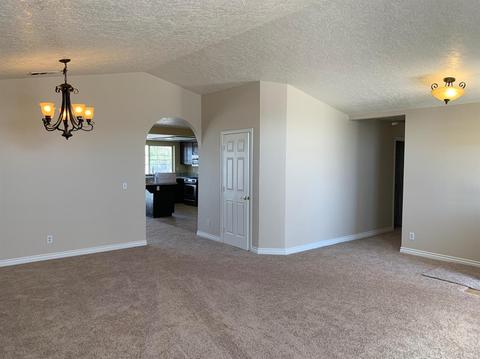 18504 Yuba St, Hesperia, CA 92345 photo 3