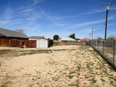 20042 Cronese Ln, Apple Valley, CA 92308 photo 26
