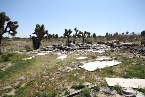 11543 Eaby Rd, Phelan, CA 92371 photo 4