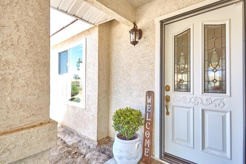 13927 Ivanpah Rd, Apple Valley, CA 92307 photo 2