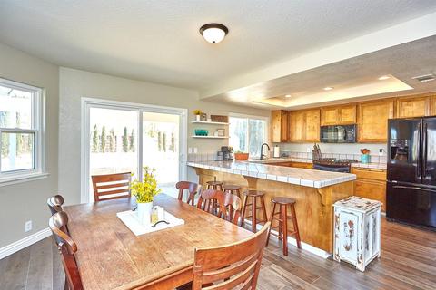 13927 Ivanpah Rd, Apple Valley, CA 92307 photo 10