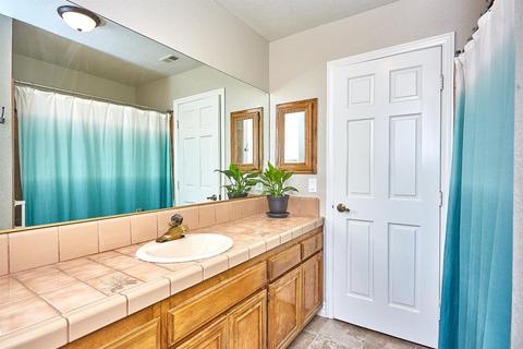 13927 Ivanpah Rd, Apple Valley, CA 92307 photo 16