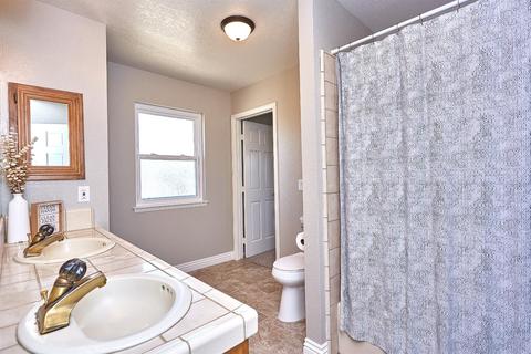 13927 Ivanpah Rd, Apple Valley, CA 92307 photo 32