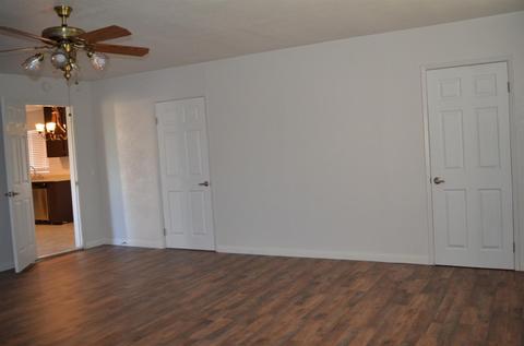 16017 Walnut St, Hesperia, CA 92345 photo 2