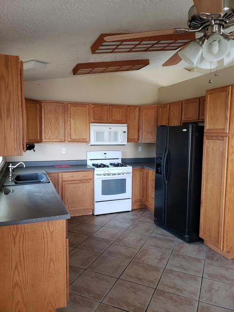 17859 Mesa St, Hesperia, CA 92345 photo 12