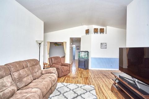 15135 Halinor St, Hesperia, CA 92345 photo 8