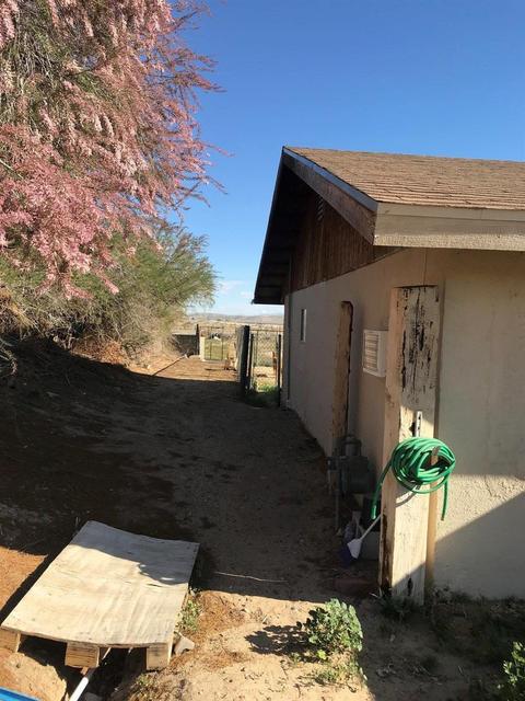 25494 Agate Rd, Barstow, CA 92311 photo 2