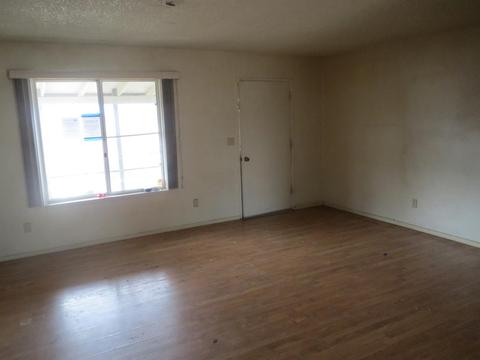 19244 Rocksprings Rd, Hesperia, CA 92345 photo 2