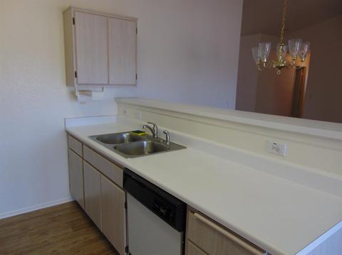 10841 Wakefield St E, Adelanto, CA 92301 photo 12