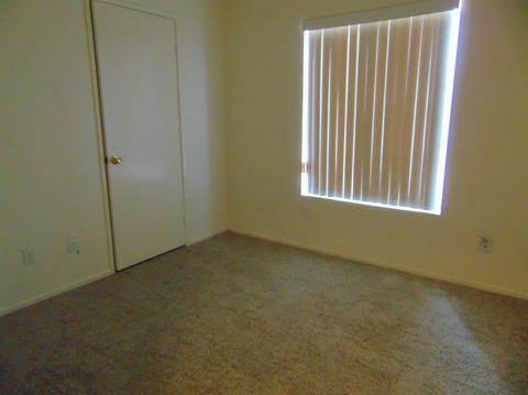 10841 Wakefield St E, Adelanto, CA 92301 photo 15