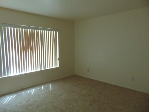 10841 Wakefield St E, Adelanto, CA 92301 photo 18