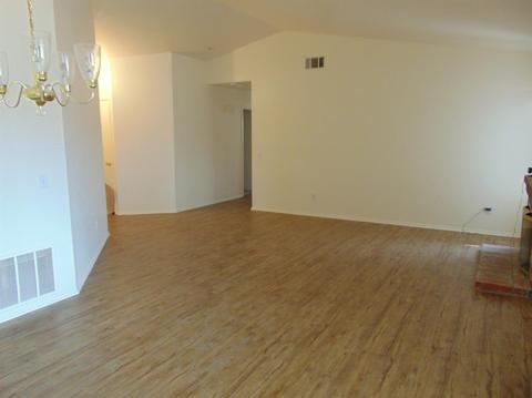 10841 Wakefield St E, Adelanto, CA 92301 photo 13