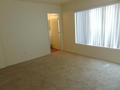 10841 Wakefield St E, Adelanto, CA 92301 photo 21