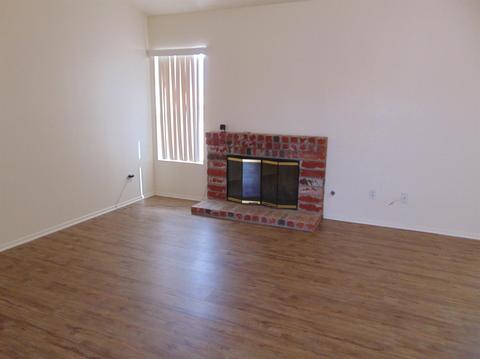 10841 Wakefield St E, Adelanto, CA 92301 photo 9